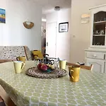 Apartment Hye680-a26 T3 Rez De Jardin 4 Personnes Hyeres