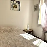 Apartment Hye680-a26 T3 Rez De Jardin 4 Personnes *