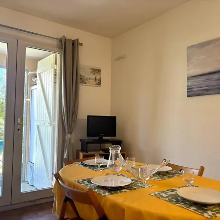 Hye680-a26 T3 Rez De Jardin 4 Personnes Apartment Hyeres