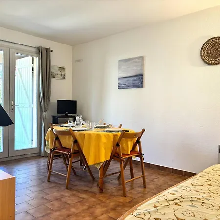 Hye680-a26 T3 Rez De Jardin 4 Personnes Apartment Hyeres